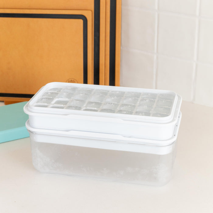 One push ice cube tray with storage box